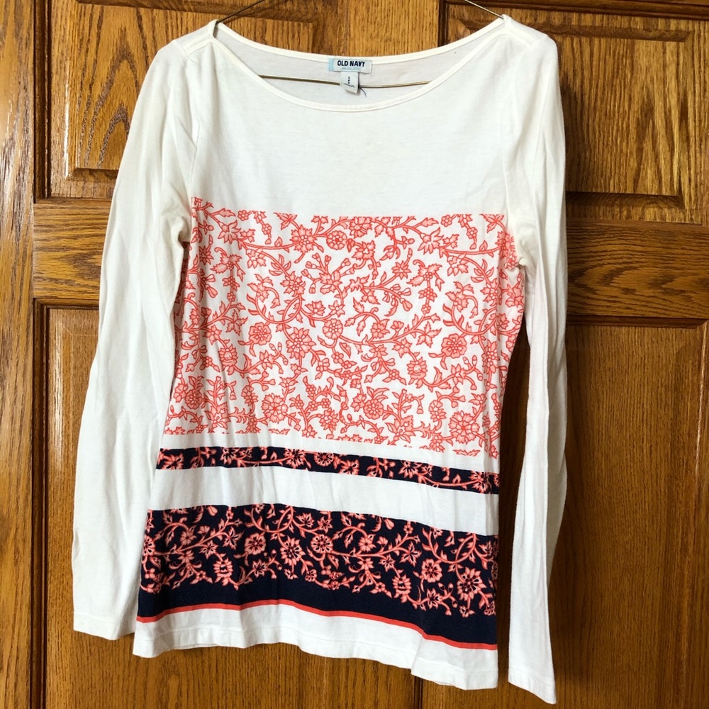 Old Navy long sleeved shirt. Small.